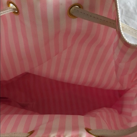 Backpack - Picture 2 of 4